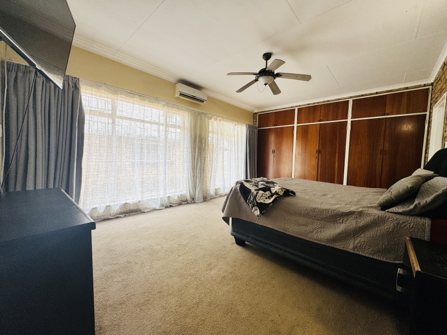 4 Bedroom Property for Sale in La Hoff North West